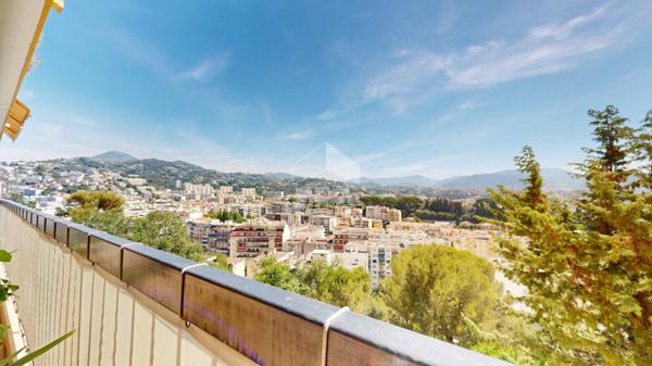 NICE - NORD / CESSOLE : GRAND 4 PIÈCES TRAVERSANT AVEC TERRASSE, GARAGE