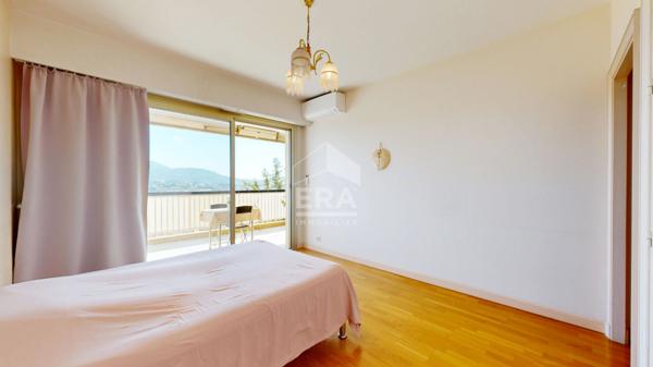 NICE - NORD / CESSOLE : GRAND 4 PIÈCES TRAVERSANT AVEC TERRASSE, GARAGE