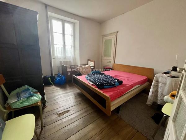 Vente                                                      Appartement
                        
                     3 pièces                      54 m2                     à Dinan