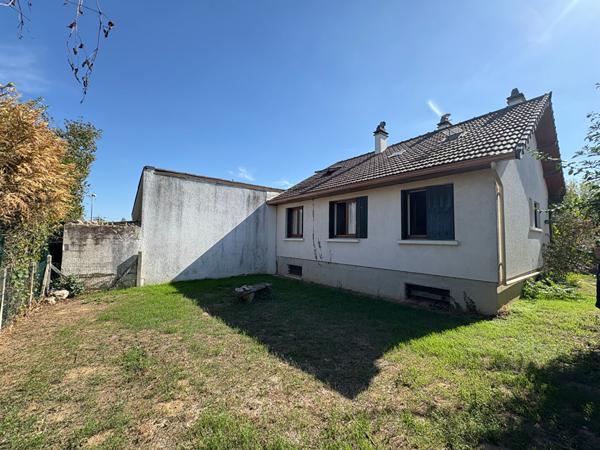 Maison à Etrechy avec sous-sol total et possibilité 2/3 chambres