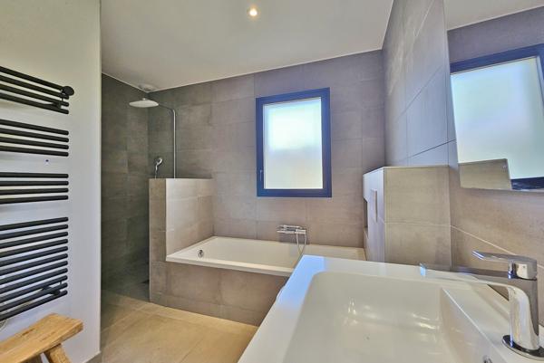 BASTELICACCIA Superbe villa F5 avec piscine Bastelicaccia (20129)