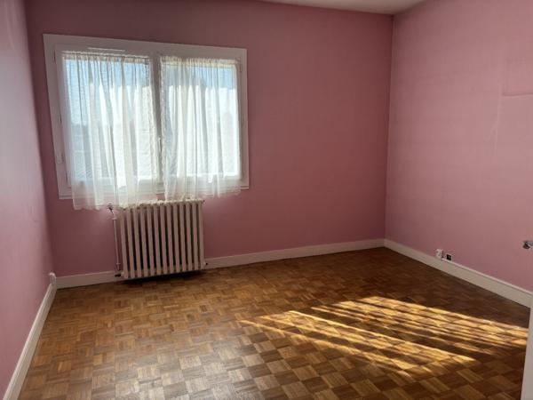 Maison familiale avec cinq chambres