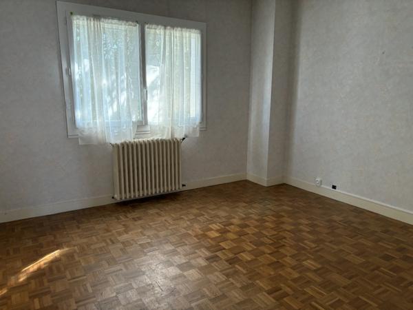 Maison familiale avec cinq chambres