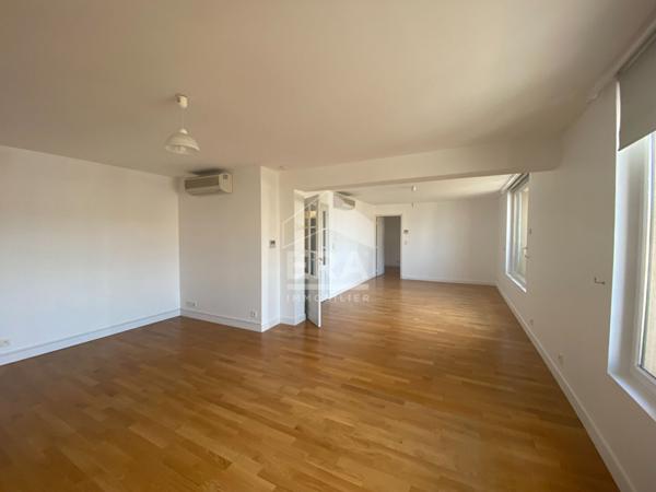 A louer superbe appartement de 110m² en hyper centre ville avec garage