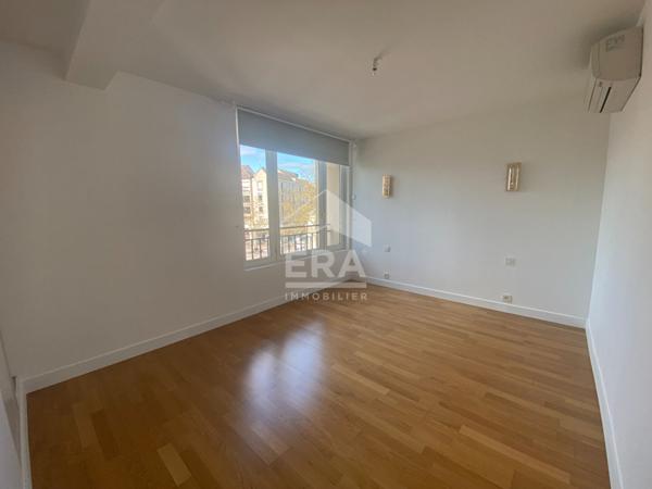 A louer superbe appartement de 110m² en hyper centre ville avec garage