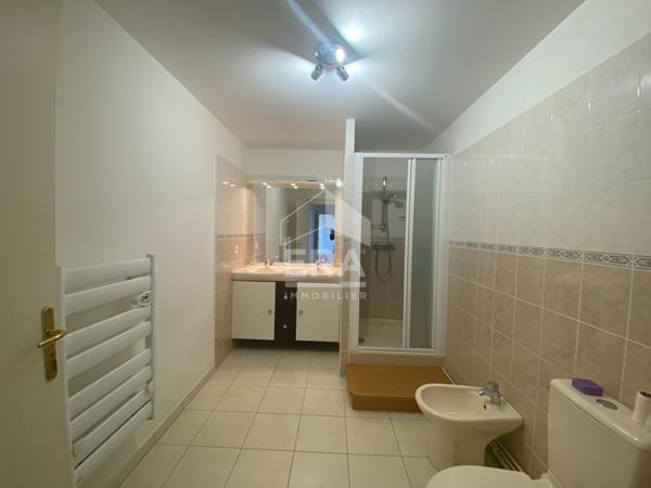 A louer superbe appartement de 110m² en hyper centre ville avec garage