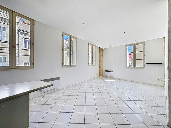 Appartement Avignon intramuros T2bis 54.64 m2 + grenier