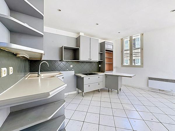 Appartement Avignon intramuros T2bis 54.64 m2 + grenier