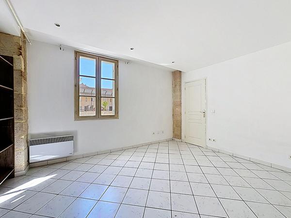 Appartement Avignon intramuros T2bis 54.64 m2 + grenier