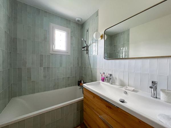 A VENDRE Maison plain pied AVRILLE - 3 chambres - Jardin - Garage