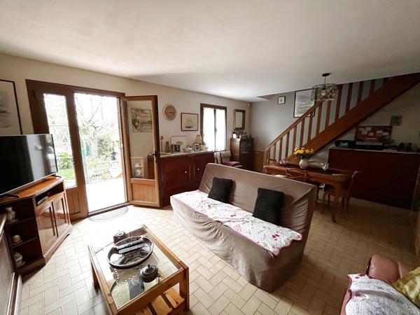 Maison
                                                                                                                                                                                                                                                                                                                        5 pièce(s)                                                                                                                                                                                                          3 chambre(s)                                                                                                                                                                                                          83.29  m²