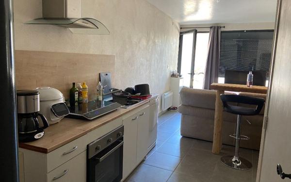 Appartement à louer    1 pièce •  Saint-Saturnin-lès-Avignon