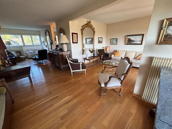 Écully  Grand appartement de caractère, 127 m²
