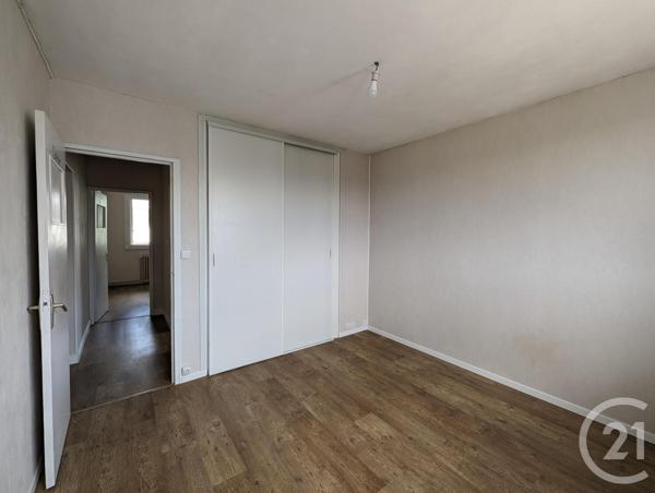 Appartement F4 à vendre  4 pièces - 77,90 m2 ST JEAN DE LA RUELLE - 45