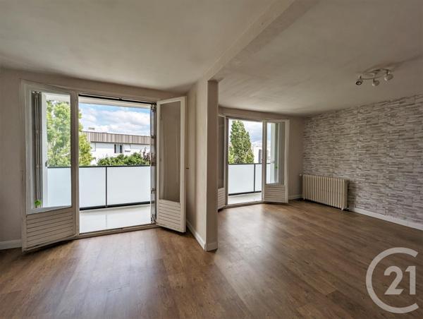 Appartement F4 à vendre  4 pièces - 77,90 m2 ST JEAN DE LA RUELLE - 45