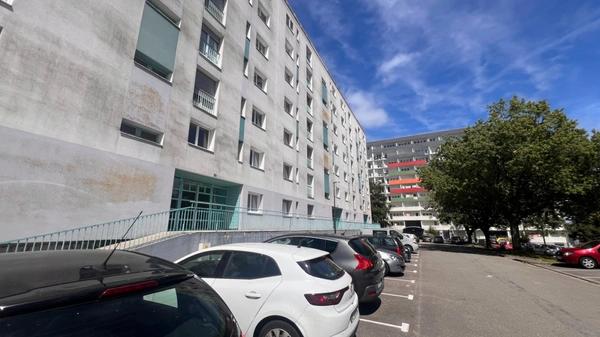 Appartement à vendre situé au 3e étage, de type 3, d’une surface de 70 m² habitable.
