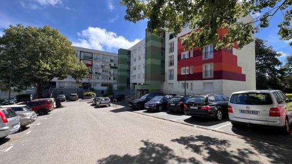 Appartement à vendre situé au 3e étage, de type 3, d’une surface de 70 m² habitable.