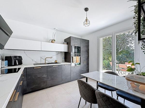 Maison Saint Jean De Niost 4 pièce(s) 100 m2, 3 chambres, garage, de 36m2 terrain 1500m2