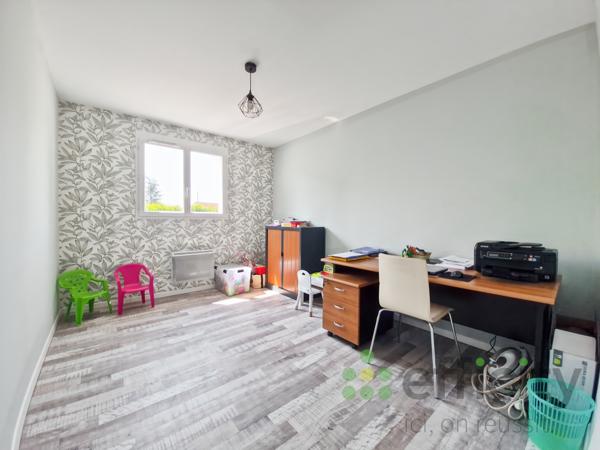 Maison
         7 pièces
        - 160 m² 283 500 € *