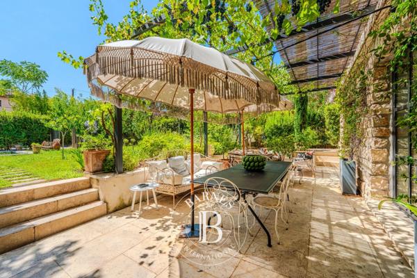 Aix-en-Provence, Maison de ville 5 Chambres -  269 m² à vendre