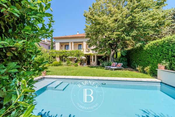 Aix-en-Provence, Maison de ville 5 Chambres -  269 m² à vendre