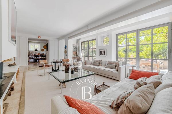 Aix-en-Provence, Maison de ville 5 Chambres -  269 m² à vendre