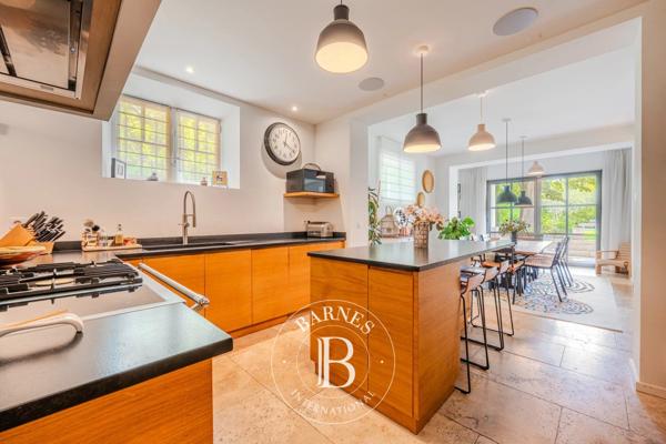 Aix-en-Provence, Maison de ville 5 Chambres -  269 m² à vendre