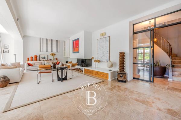 Aix-en-Provence, Maison de ville 5 Chambres -  269 m² à vendre
