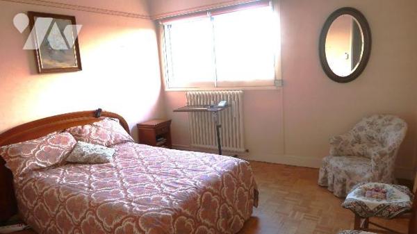 Dans Résidence proche du Centre-ville, au 6ème et dernier étage, APPARTEMENT T5 de 96m2, avec a...