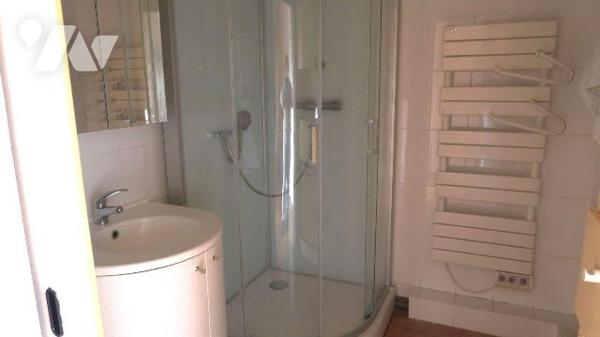 Dans Résidence proche du Centre-ville, au 6ème et dernier étage, APPARTEMENT T5 de 96m2, avec a...