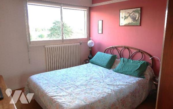 Dans Résidence proche du Centre-ville, au 6ème et dernier étage, APPARTEMENT T5 de 96m2, avec a...