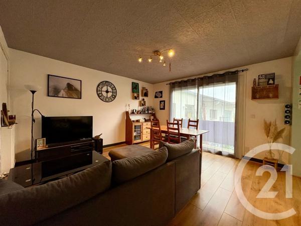 Appartement T3 à vendre  3 pièces - 62,36 m 2   LOURDES  - 65
