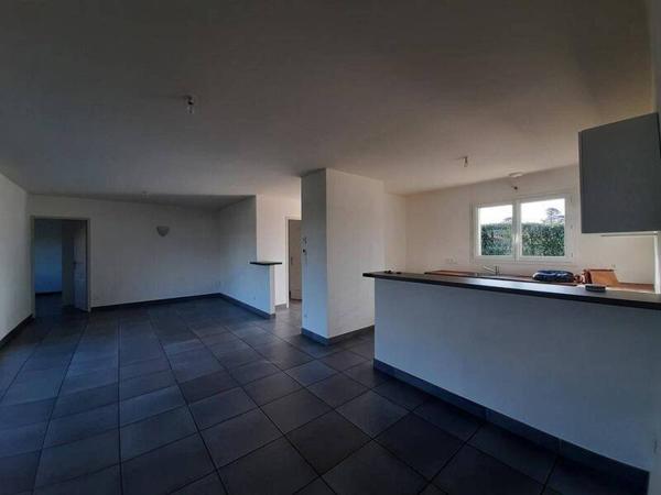 Maison 4 pièces                                        - 42510 Balbigny Réf : 13435