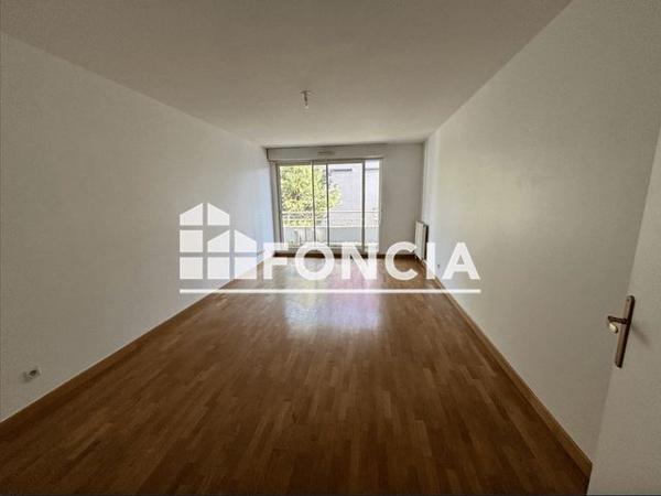 Location Appartement 3 pièces 67.21 m² - 20 RUE DU COL. MARCHAND Villejuif 94800