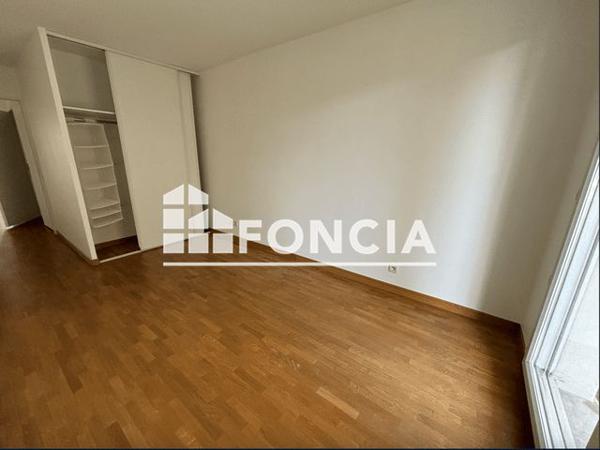 Location Appartement 3 pièces 67.21 m² - 20 RUE DU COL. MARCHAND Villejuif 94800