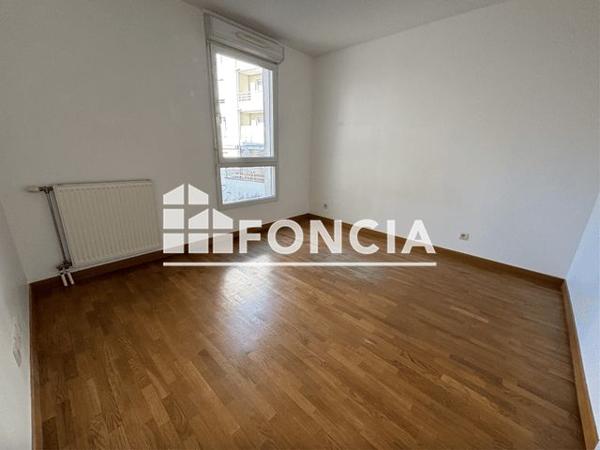 Location Appartement 3 pièces 67.21 m² - 20 RUE DU COL. MARCHAND Villejuif 94800