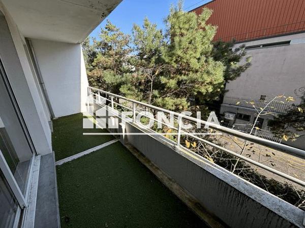 Location Appartement 3 pièces 67.21 m² - 20 RUE DU COL. MARCHAND Villejuif 94800