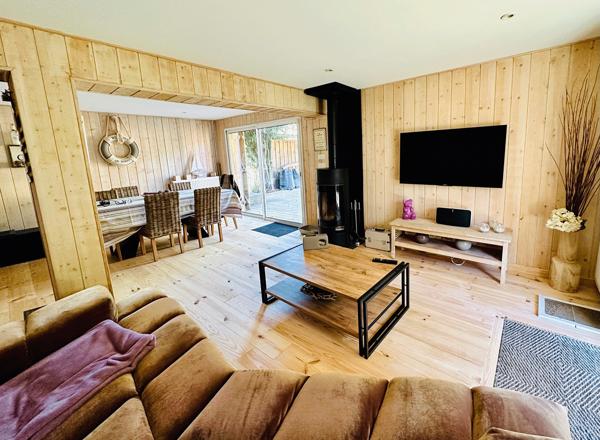 Cap Ferret plage de l’Horizon, jolie villa bois « esprit cabane » à deux pas des dunes et de l’océan avec jardin, solarium et jacuzzi