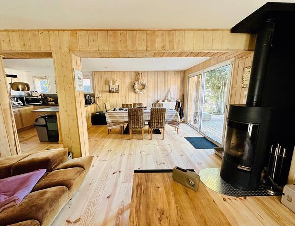Cap Ferret plage de l’Horizon, jolie villa bois « esprit cabane » à deux pas des dunes et de l’océan avec jardin, solarium et jacuzzi