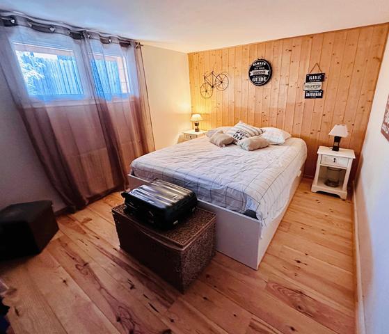 Cap Ferret plage de l’Horizon, jolie villa bois « esprit cabane » à deux pas des dunes et de l’océan avec jardin, solarium et jacuzzi