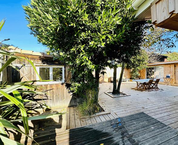Cap Ferret plage de l’Horizon, jolie villa bois « esprit cabane » à deux pas des dunes et de l’océan avec jardin, solarium et jacuzzi