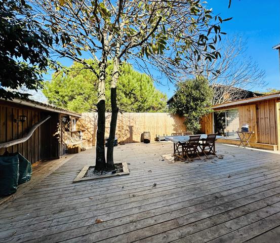Cap Ferret plage de l’Horizon, jolie villa bois « esprit cabane » à deux pas des dunes et de l’océan avec jardin, solarium et jacuzzi
