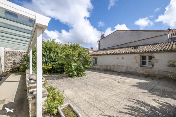 Maison à vendre |  Hiers-Brouage |  7 pièces | 233 m²