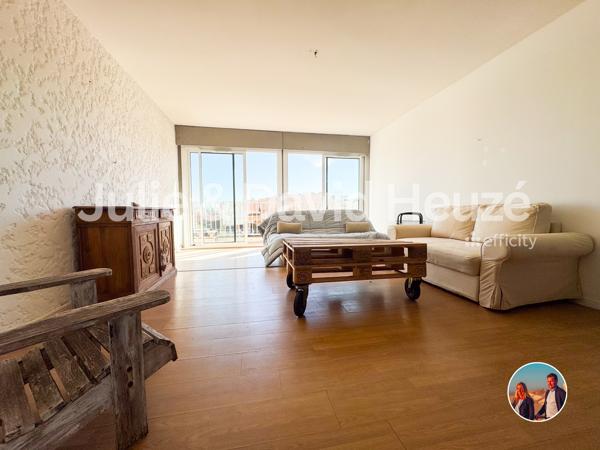 Appartement
         2 pièces
        - 53 m² 222 000 € *