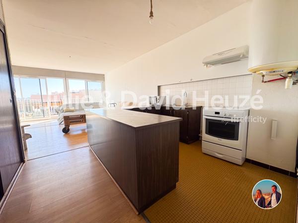 Appartement
         2 pièces
        - 53 m² 222 000 € *