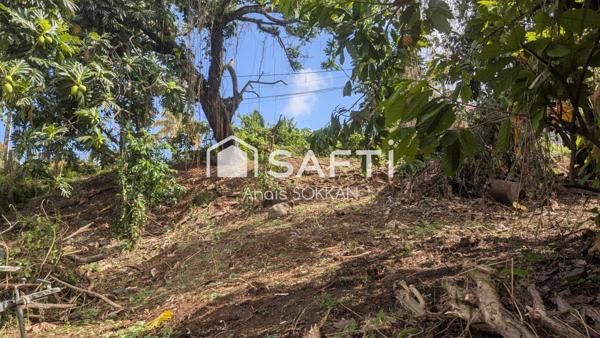 Terrain à bâtir de 1 771m² à Desmarinières