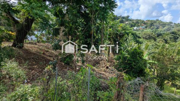 Terrain à bâtir de 1 771m² à Desmarinières