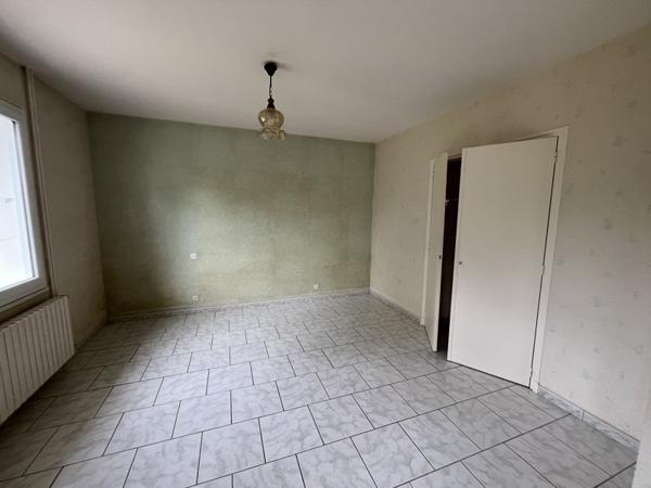 Maison à vendre 103 740 € Civray 3 p 78 m² DPE F