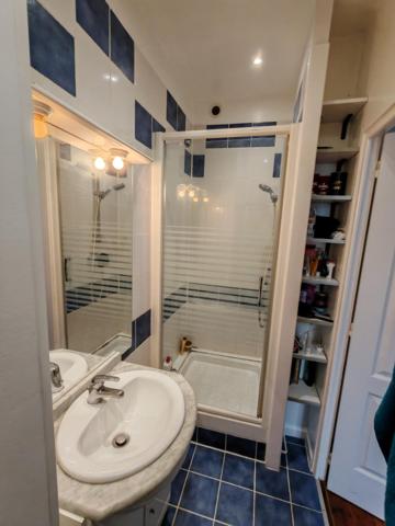 A vendre F2 des années 1950 idéal investisseur !