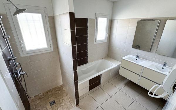 Maison à vendre    4 pièces •  Aubignan